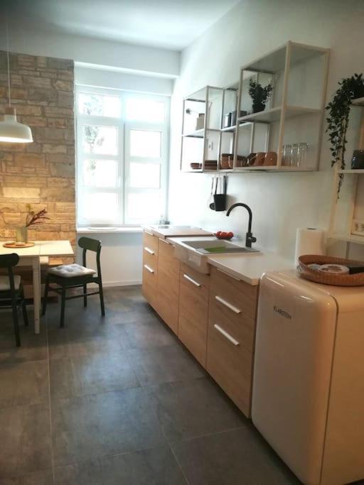Lovely Apartment In The City Center Pula Buitenkant foto