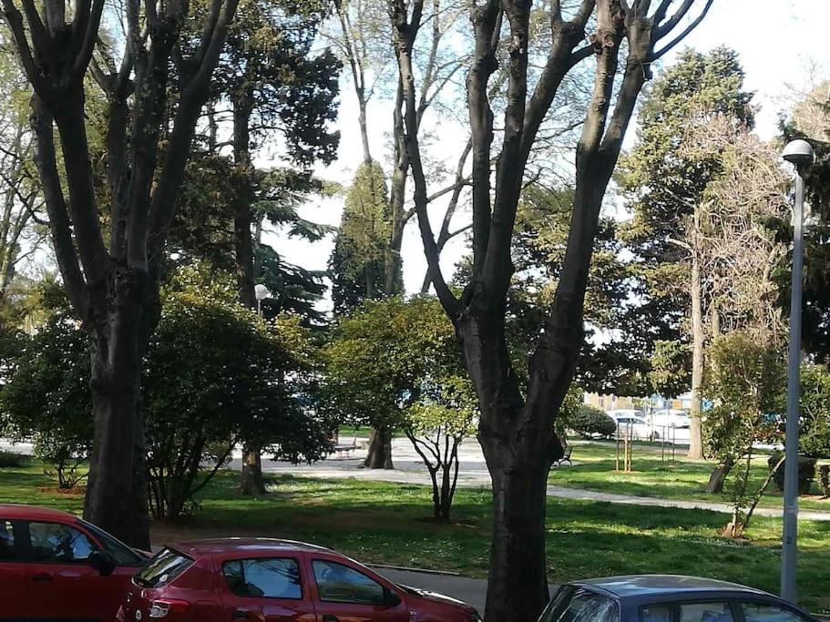Lovely Apartment In The City Center Pula Buitenkant foto