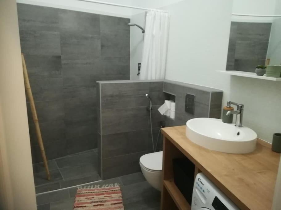 Lovely Apartment In The City Center Pula Buitenkant foto